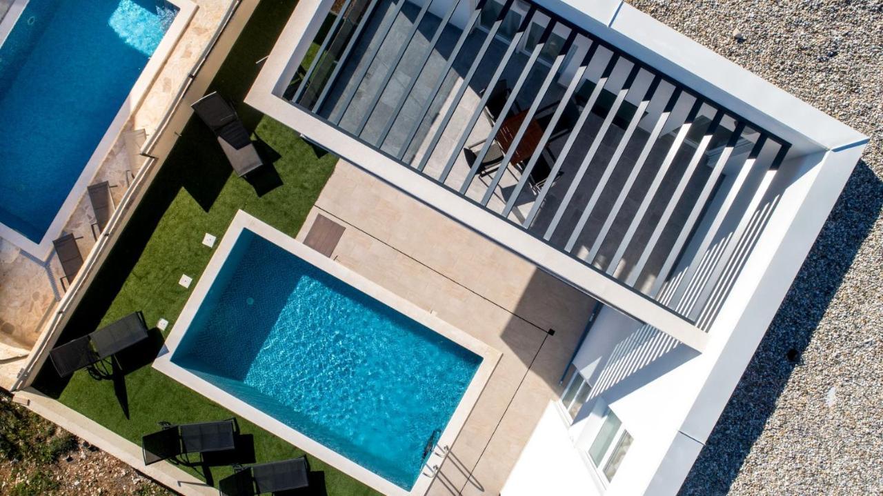 Crowonder Sunrise With Swimming Pool And Seaview Vir